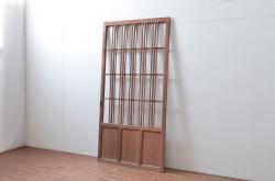 アンティーク建具　ノスタルジックな雰囲気漂う格子戸1枚(引き戸)(R-080485)