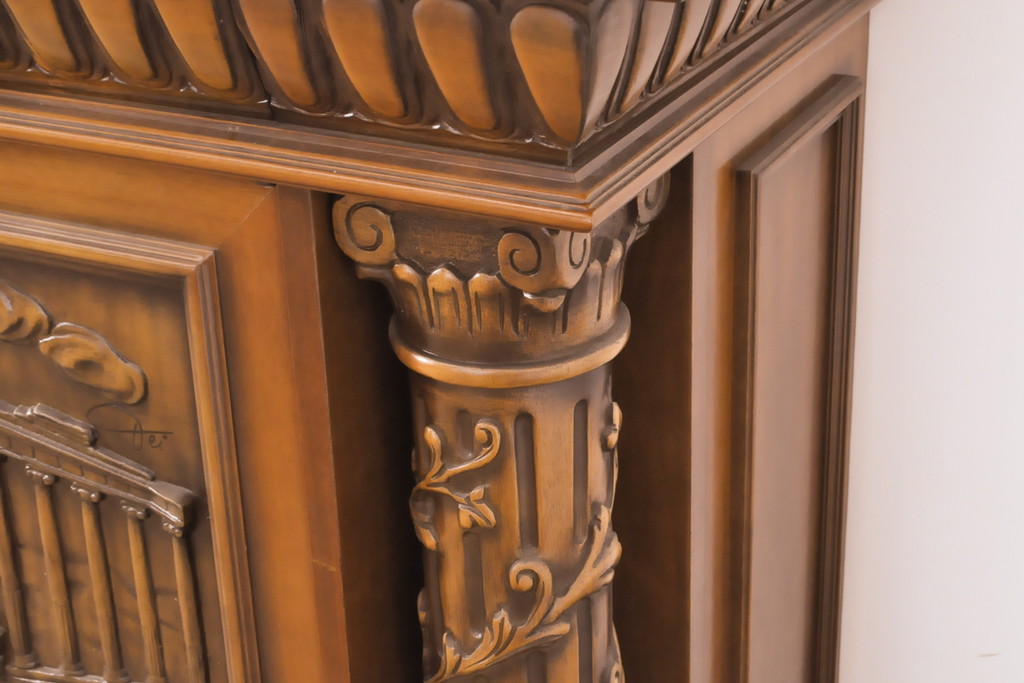 中古　イタリア家具　最高級　素晴らしい彫刻がまるで芸術品!置くだけで目を引く特大サイドボード(キャビネット、カウンターテーブル、収納棚、戸棚)(R-057687)