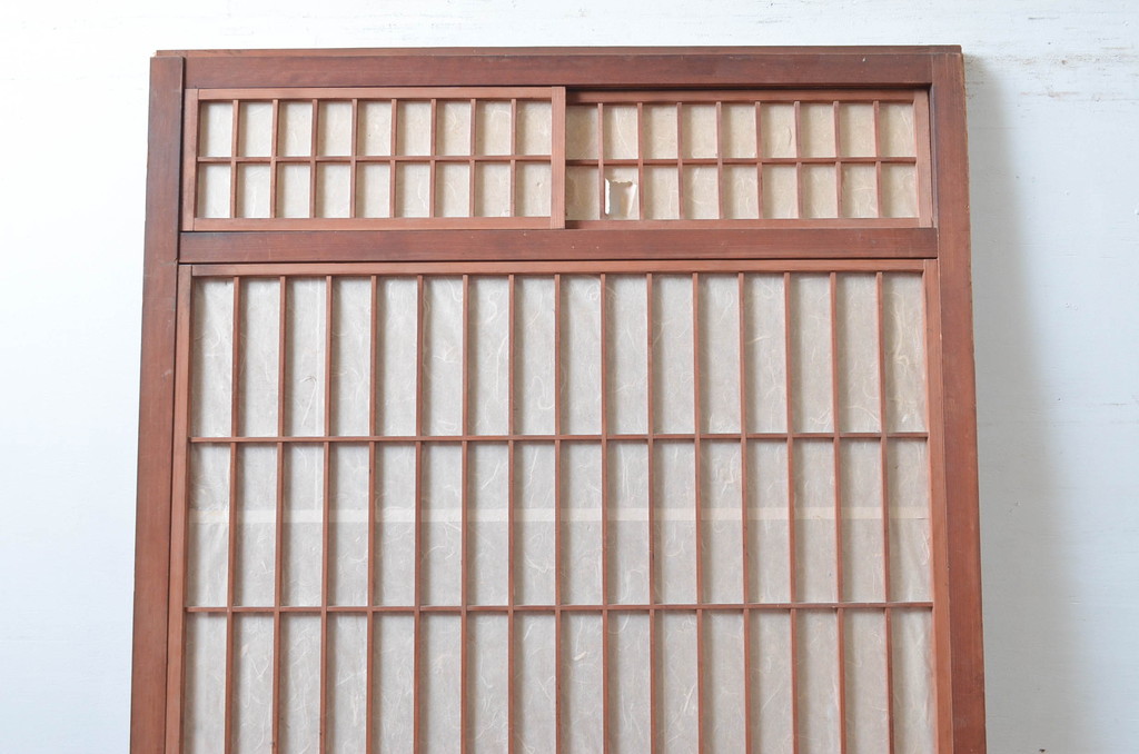 アンティーク建具　上手物!!　変わり型　小窓付きで使い勝手の良い裏障子付き格子戸1枚(引き戸、障子戸)(R-080443)