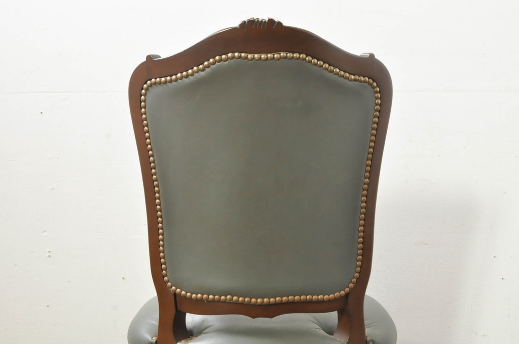 中古　カリモク家具(karimoku)　domani(ドマーニ)　Louis(ルイ)XVシリーズ　本革(レザー)　シックでクラシカルな雰囲気漂うダイニングチェア4脚セット(椅子、イス)(定価4脚で約200万円)(R-076576)