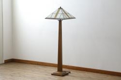中古　美品　アメリカ　Stickley(スティックレー、スティックレイ)　Mission Collection(ミッション・コレクション)　コンテンポラリー　モダンデザインのステンドグラスシェードが目を引くフロアランプ(フロアスタンド、スタンド照明、シェードライト)(定価約28万円)(R-081281)