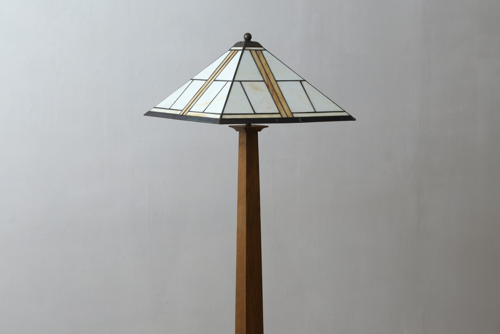 中古　美品　アメリカ　Stickley(スティックレー、スティックレイ)　Mission Collection(ミッション・コレクション)　コンテンポラリー　モダンデザインのステンドグラスシェードが目を引くフロアランプ(フロアスタンド、スタンド照明、シェードライト)(定価約28万円)(R-081281)
