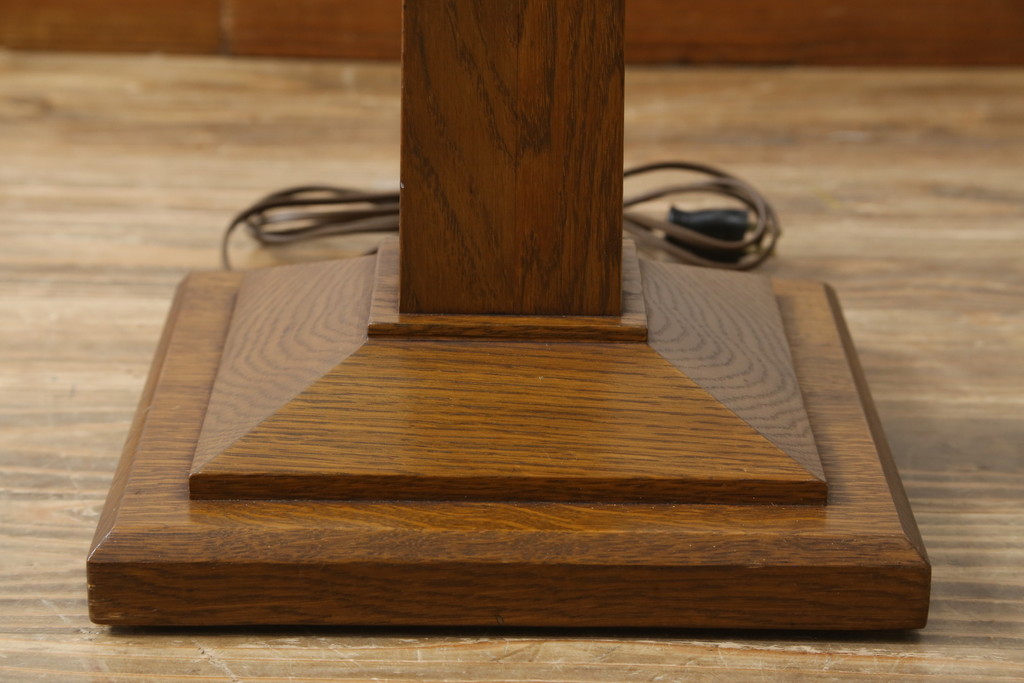中古　美品　アメリカ　Stickley(スティックレー、スティックレイ)　Mission Collection(ミッション・コレクション)　コンテンポラリー　モダンデザインのステンドグラスシェードが目を引くフロアランプ(フロアスタンド、スタンド照明、シェードライト)(定価約28万円)(R-081281)