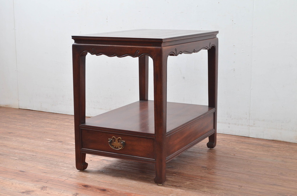 中古　ヘンレドン(HENREDON)　李朝　シノワズリ(chinoiserie)デザイン　オリエンタルなデザインが目を引くサイドテーブル(花台、電話台、飾り台、ナイトテーブル、コンソールテーブル、米国)(R-082016)