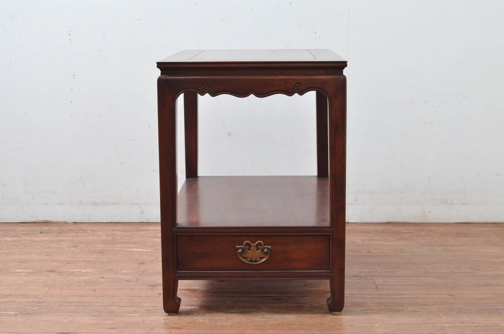 中古　ヘンレドン(HENREDON)　李朝　シノワズリ(chinoiserie)デザイン　オリエンタルなデザインが目を引くサイドテーブル(花台、電話台、飾り台、ナイトテーブル、コンソールテーブル、米国)(R-082016)