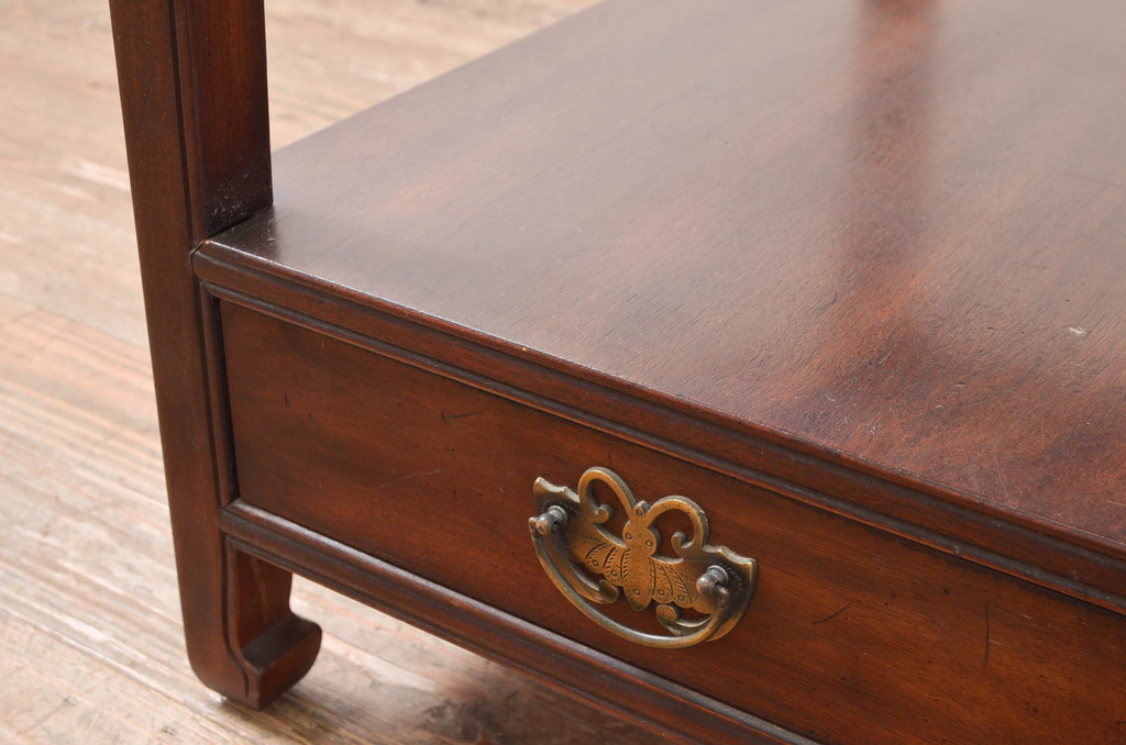 中古　ヘンレドン(HENREDON)　李朝　シノワズリ(chinoiserie)デザイン　オリエンタルなデザインが目を引くサイドテーブル(花台、電話台、飾り台、ナイトテーブル、コンソールテーブル、米国)(R-082016)