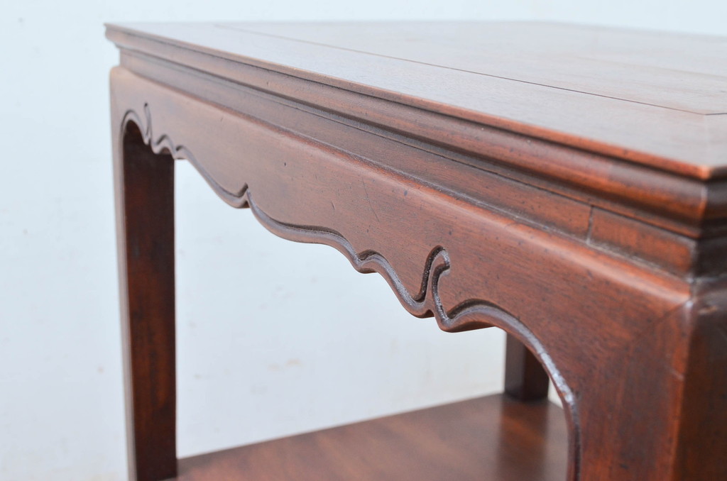 中古　ヘンレドン(HENREDON)　李朝　シノワズリ(chinoiserie)デザイン　オリエンタルなデザインが目を引くサイドテーブル(花台、電話台、飾り台、ナイトテーブル、コンソールテーブル、米国)(R-082016)