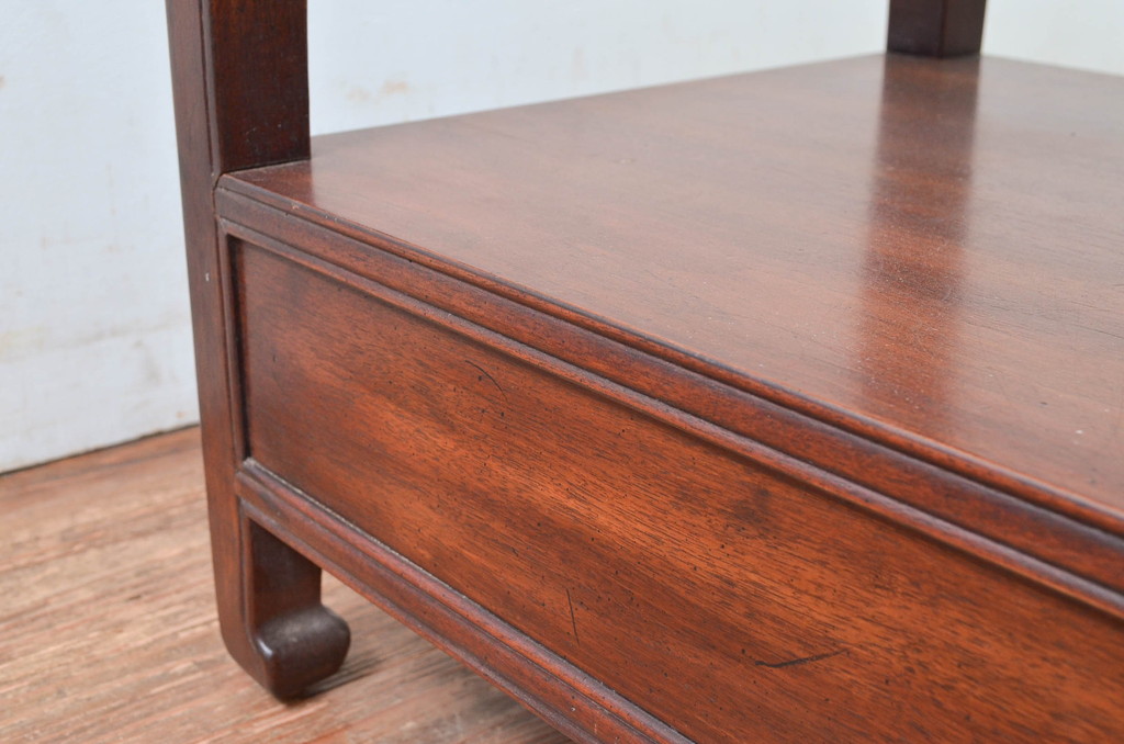 中古　ヘンレドン(HENREDON)　李朝　シノワズリ(chinoiserie)デザイン　オリエンタルなデザインが目を引くサイドテーブル(花台、電話台、飾り台、ナイトテーブル、コンソールテーブル、米国)(R-082016)