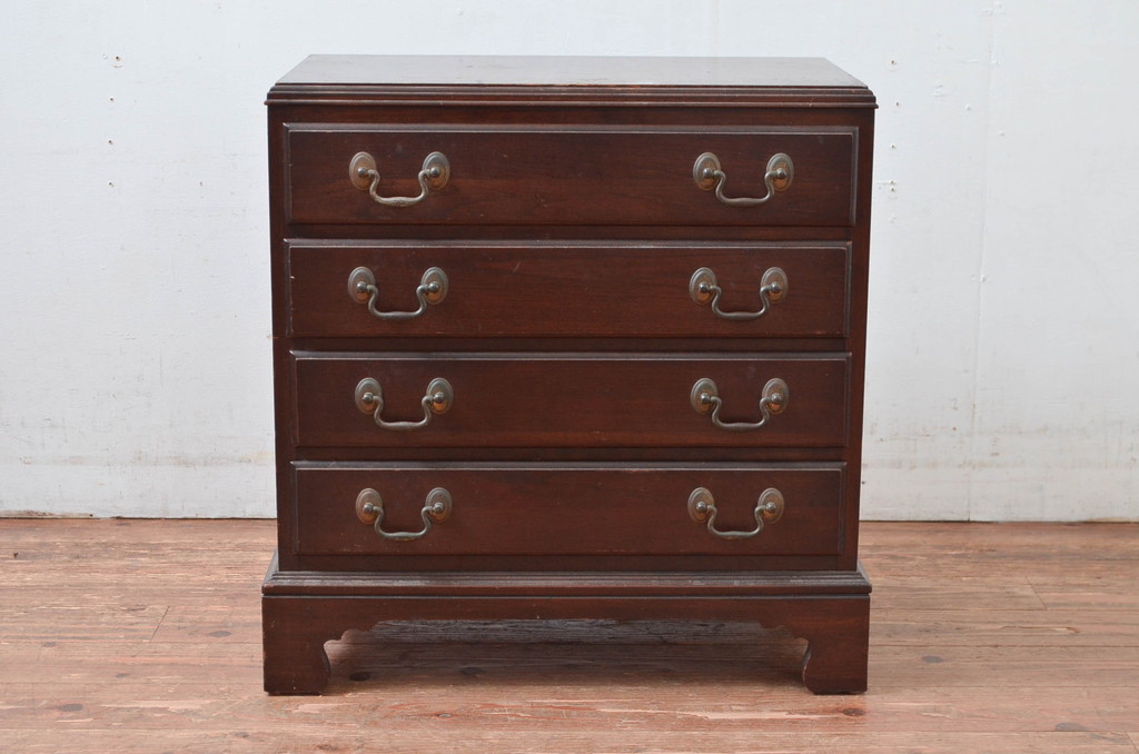 中古　ETHAN ALLEN(イーセンアーレン)　格調高いクラシカルな雰囲気の小さなサイドチェスト(小チェスト、ナイトチェスト、引き出し、米国)(R-082017)