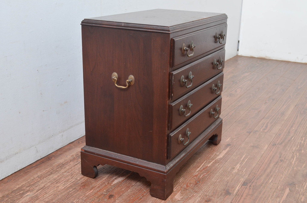 中古　ETHAN ALLEN(イーセンアーレン)　格調高いクラシカルな雰囲気の小さなサイドチェスト(小チェスト、ナイトチェスト、引き出し、米国)(R-082017)
