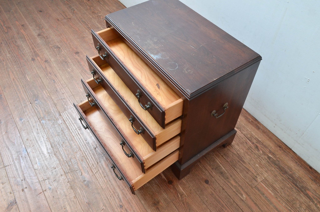 中古　ETHAN ALLEN(イーセンアーレン)　格調高いクラシカルな雰囲気の小さなサイドチェスト(小チェスト、ナイトチェスト、引き出し、米国)(R-082017)