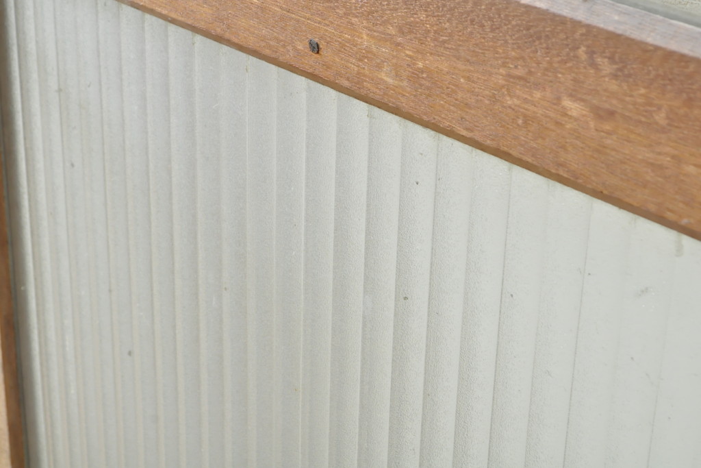ビンテージ建具　昭和レトロな雰囲気漂う両開きガラスドア1枚(ガラス戸、木製扉、ヴィンテージ)(R-082783)