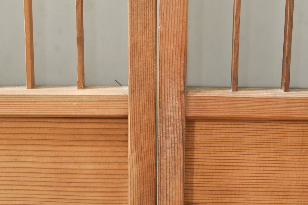 アンティーク建具　シンプルな佇まいが落ち着きのある空間を演出する格子入り書院戸4枚セット(窓、引き戸、ガラス戸)(R-076364)