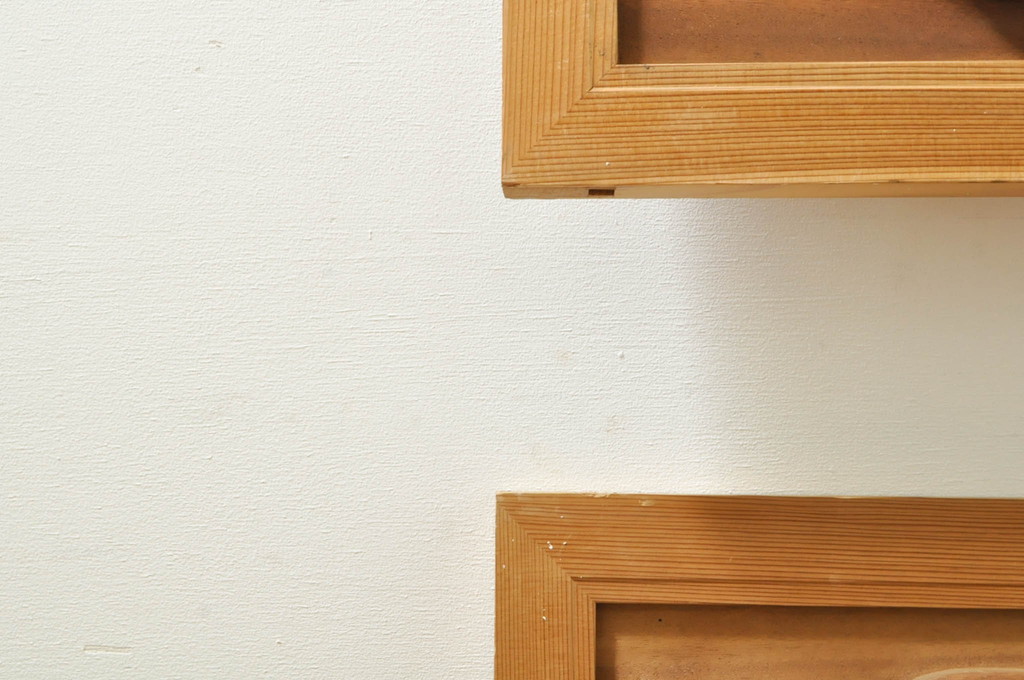 アンティーク建具　井波彫刻　巧記富吉作　繊細な四君子(蘭・菊・梅・竹)のデザインが目を惹く両面彫刻欄間2枚セット(R-076354)