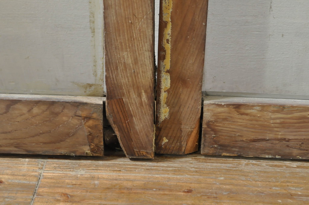 アンティーク建具　レトロ空間におすすめ!素朴な木味が魅力的なガラス窓4枚セット(引き戸、ガラス戸)(R-076350)