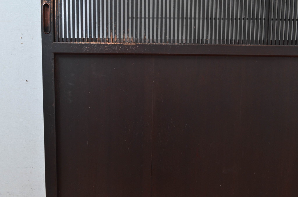 アンティーク建具　アクリル板入り　和モダンテイストのお部屋に取り入れたい格子帯戸1枚(引き戸、格子戸、板戸)(R-081066)
