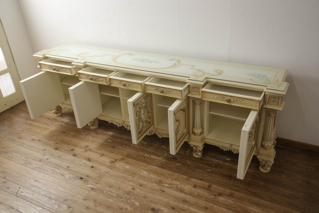 中古　美品　イタリア　SILIK(シリック)　特大　ロココ調　豪華な装飾で存在感たっぷりのサイドボード(サイドキャビネット、戸棚、収納棚)(定価約250万円)(R-075915)