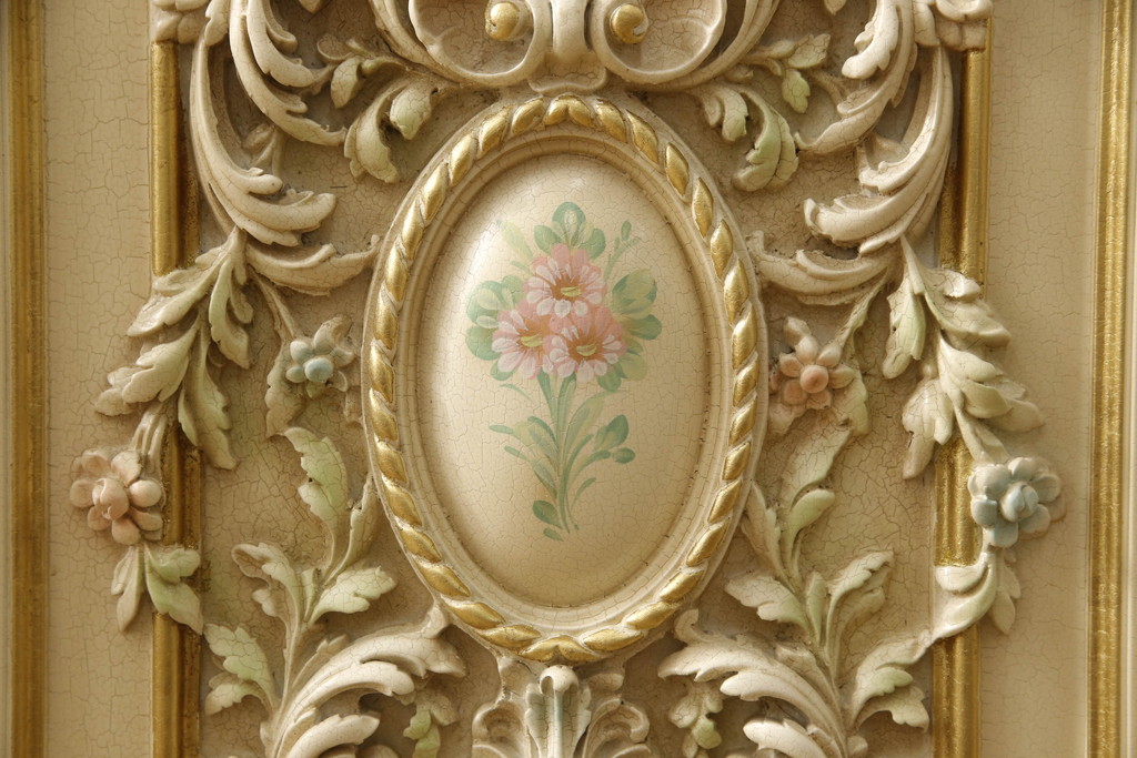 中古　美品　イタリア　SILIK(シリック)　特大　ロココ調　豪華な装飾で存在感たっぷりのサイドボード(サイドキャビネット、戸棚、収納棚)(定価約250万円)(R-075915)