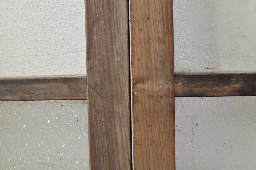 アンティーク建具　レトロ空間におすすめ!素朴な木味が魅力的なガラス窓2枚セット(引き戸、ガラス戸)(R-076339)