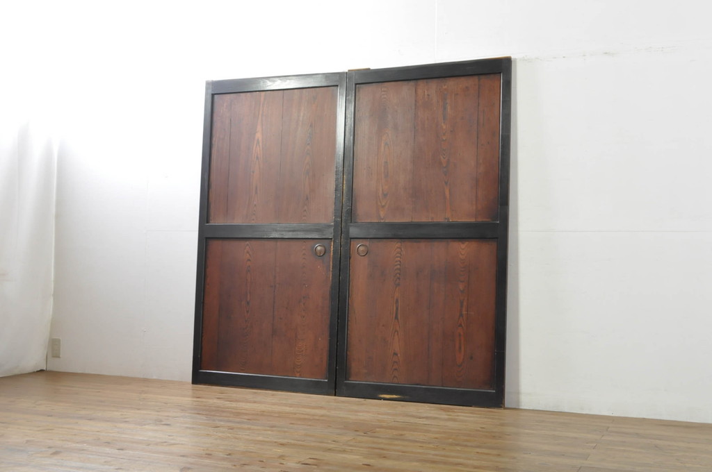 アンティーク建具　鏡板　欅(ケヤキ)材　和モダンな空間作りにおすすめな帯戸2枚セット(引き戸、板戸)(R-076082)