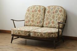中古　美品!!　ERCOL(アーコール)　ボタニカル柄のファブリックが上品な2人掛けソファ(アームソファ、2Pソファ、二人掛け、英国、北欧)(R-075022)