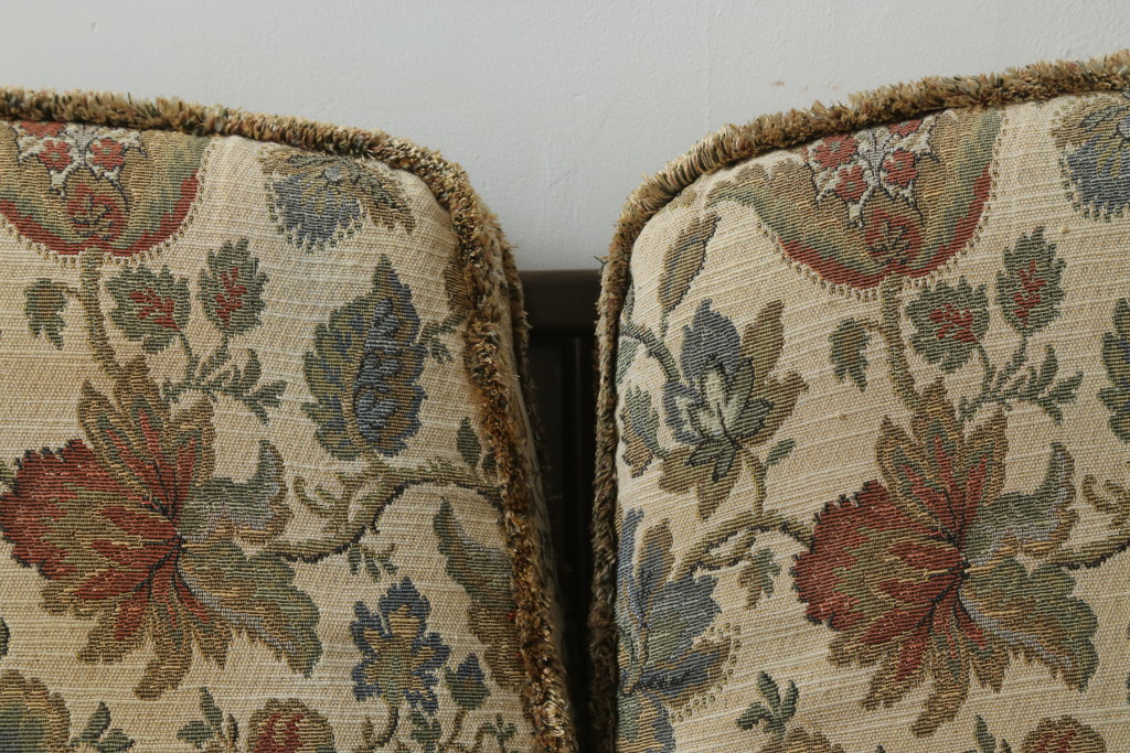 中古　美品!!　ERCOL(アーコール)　ボタニカル柄のファブリックが上品な2人掛けソファ(アームソファ、2Pソファ、二人掛け、英国、北欧)(R-075022)