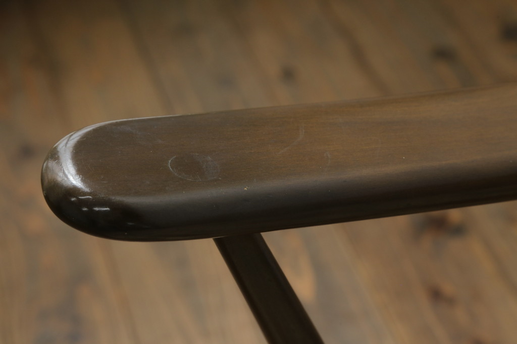 中古　美品!!　ERCOL(アーコール)　ボタニカル柄のファブリックが上品な2人掛けソファ(アームソファ、2Pソファ、二人掛け、英国、北欧)(R-075022)