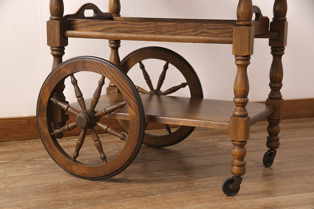 中古　木製の車輪が付いた、可愛らしいデザインが魅力のワゴンテーブル(キッチンワゴン、トロリー、バタフライテーブル、ドロップリーフテーブル)(R-051628)