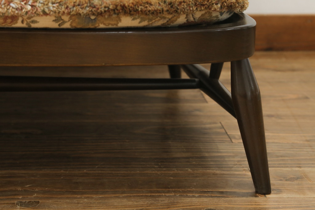 中古　美品!!　ERCOL(アーコール)　ボタニカル柄のファブリックが上品な2人掛けソファ(アームソファ、2Pソファ、二人掛け、英国、北欧)(R-075022)