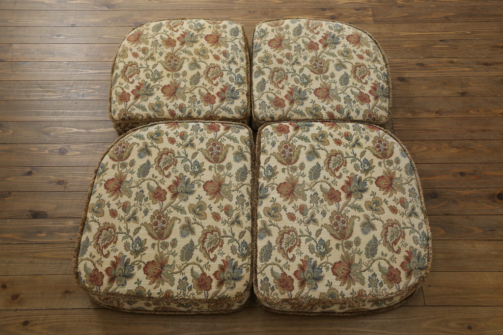 中古　美品!!　ERCOL(アーコール)　ボタニカル柄のファブリックが上品な2人掛けソファ(アームソファ、2Pソファ、二人掛け、英国、北欧)(R-075022)