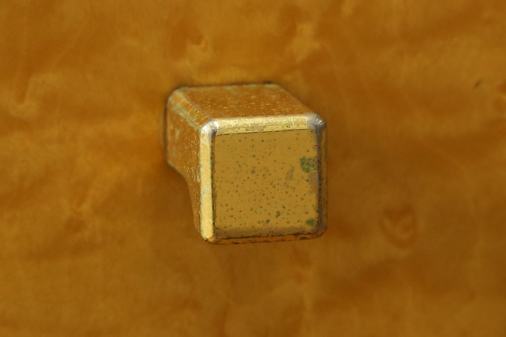 中古　美品　IDC大塚家具取り扱い　バーズアイメープル　SPLENDOR(スプレンダー)　特徴的な杢目と洗練されたデザインが美しいテレビ台(テレビボード、リビングボード、収納棚、戸棚)(R-076839)