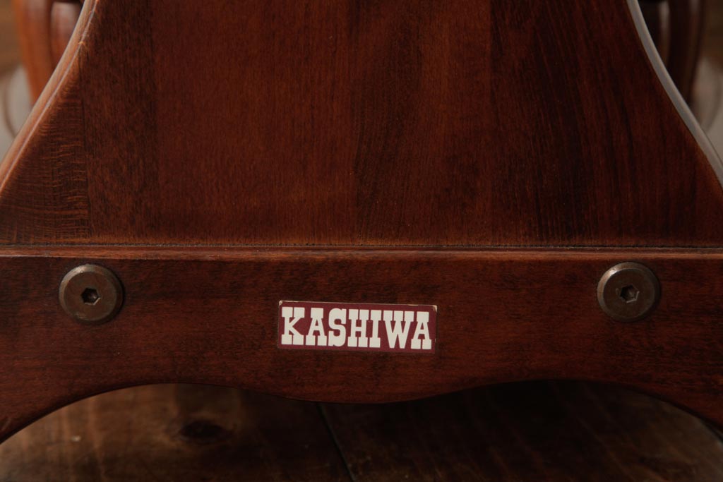 中古　柏木工(KASHIWA・カシワ) ブナ材　シックなデザインが目を引くマガジンラック(R-037344)