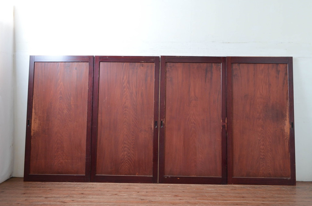 アンティーク建具　杉材　一枚板　味わい深い色合いと木目が魅力的な板戸4枚セット(引き戸、建具)(R-081084)