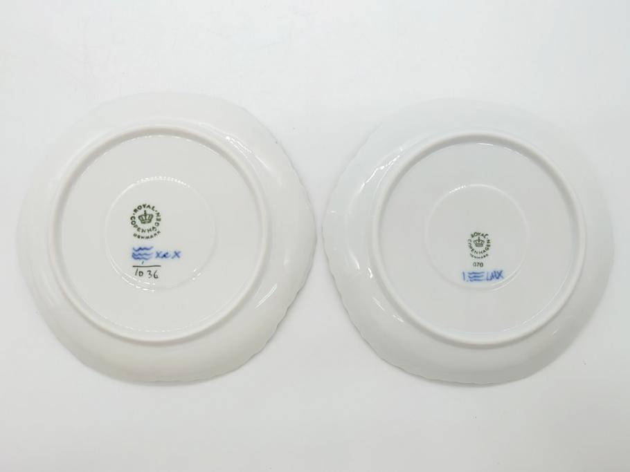 デンマーク　ROYAL　COPENHAGEN(ロイヤルコペンハーゲン)　ブルーフルーテッド　フルレース　ペア　コーヒーカップ&ソーサー2客セット(洋食器)(定価約110000円)(R-062595)