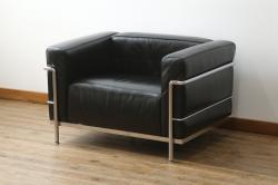中古　美品　Cassina(カッシーナ)　ル・コルビュジエ(Le Corbusier)  LC3 　DURABLE(デュラーブル)　スタイリッシュな空間を演出する1人掛けソファ(1Pソファ、一人掛け)(定価推定約125万円)(R-058870)