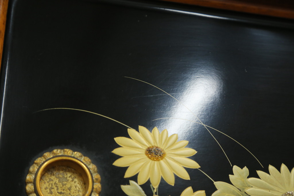 和製ビンテージ　高級工芸家具　蒔絵師　長谷川雅英　欅(ケヤキ)材　六尺　気品溢れる蒔絵や金具が美しい茶箪笥(キャビネット、茶棚、食器棚、収納棚、ヴィンテージ)(R-060821)