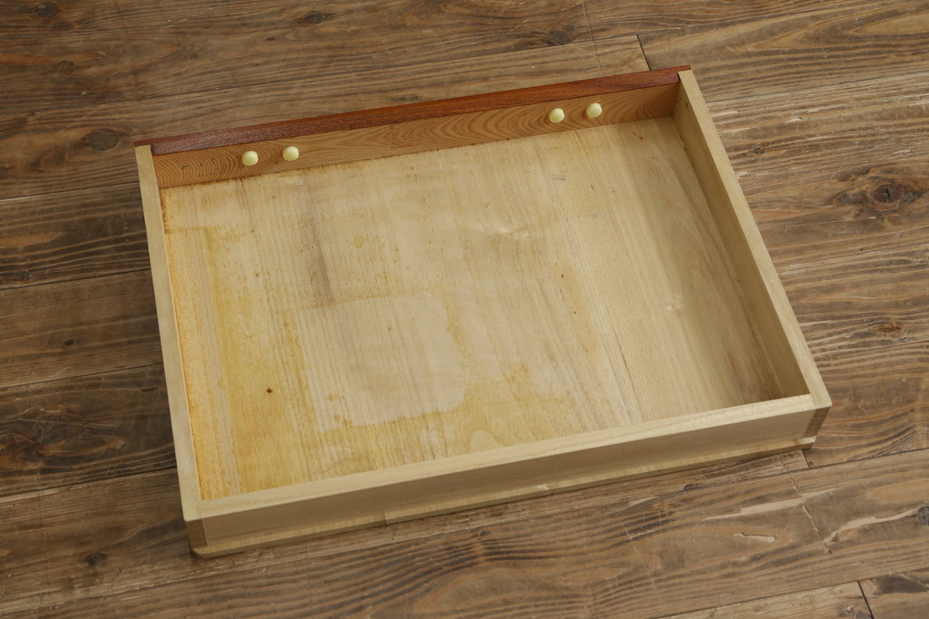 中古　美品　松本伝統　指物工芸家具　総欅(ケヤキ)材　漆塗り　落ち着いた雰囲気の上質な文机(両袖机、座机、ローテーブル、ワークデスク、在宅用、在宅ワーク用)(定価約30万円)(R-082251)