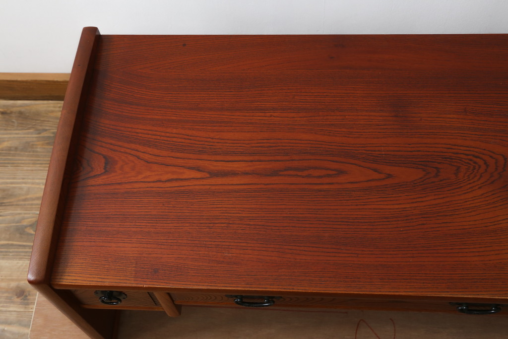 中古　美品　松本伝統　指物工芸家具　総欅(ケヤキ)材　漆塗り　落ち着いた雰囲気の上質な文机(両袖机、座机、ローテーブル、ワークデスク、在宅用、在宅ワーク用)(定価約30万円)(R-082251)