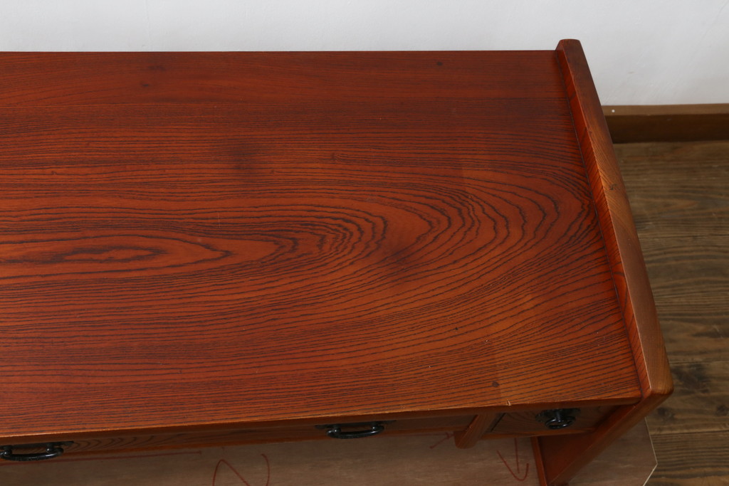 中古　美品　松本伝統　指物工芸家具　総欅(ケヤキ)材　漆塗り　落ち着いた雰囲気の上質な文机(両袖机、座机、ローテーブル、ワークデスク、在宅用、在宅ワーク用)(定価約30万円)(R-082251)