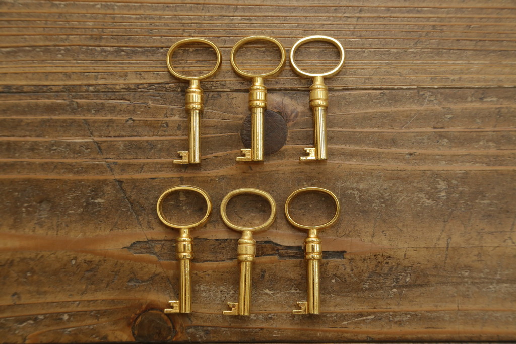 中古　美品　ドイツ　高級家具メーカー　WARRINGS INTERIEUR(ウォーリングス)社　クラシカルな雰囲気の象嵌入りサイドボード(サイドキャビネット、リビングボード、収納棚、戸棚)(定価約150万円)(R-082227)