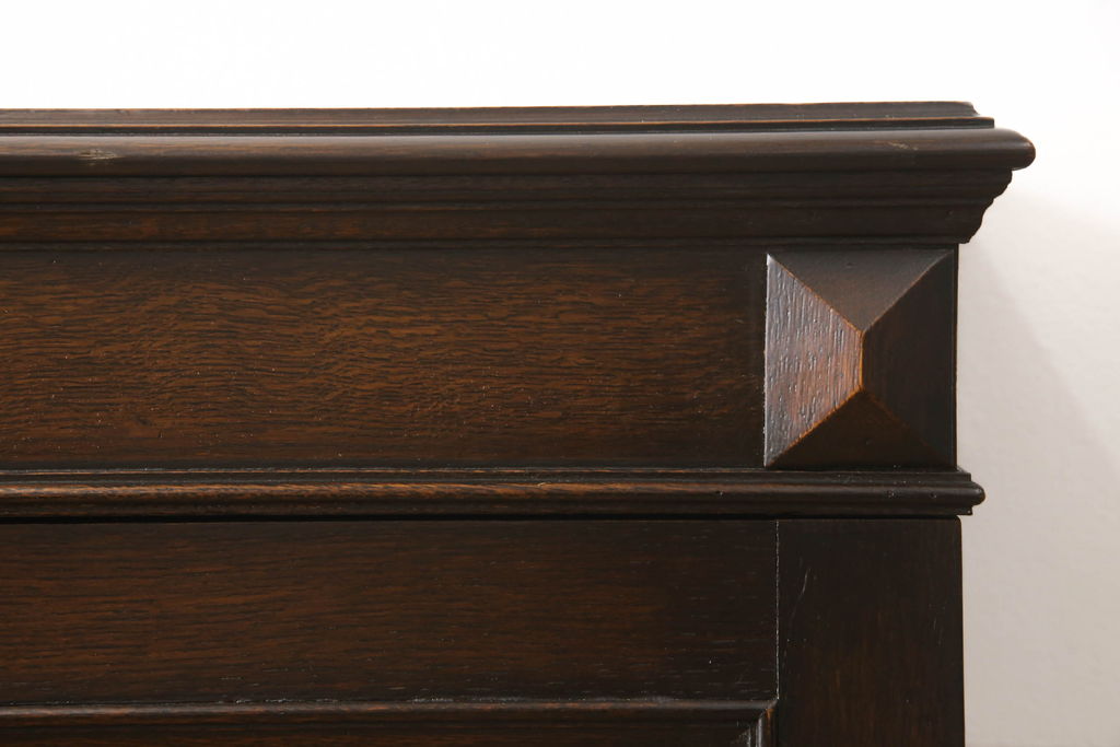イギリスアンティーク　オーク材　上品な佇まいが魅力的なツイストレッグキャビネット(ブックケース、本箱、収納棚、戸棚)(R-060899)