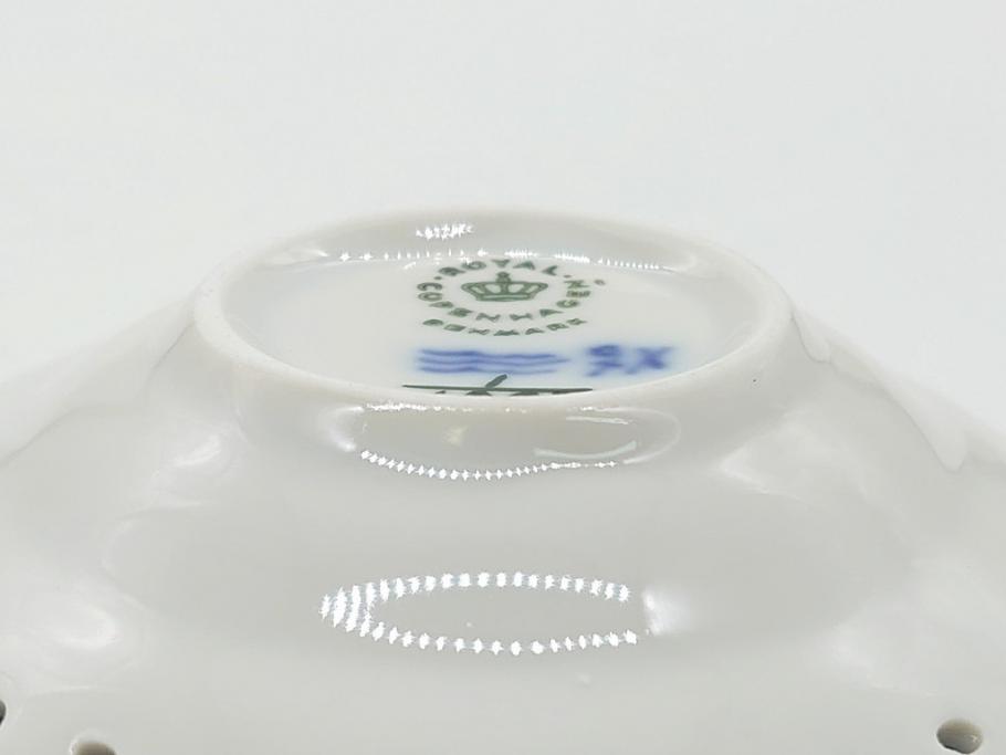 デンマーク　ROYAL COPENHAGEN(ロイヤルコペンハーゲン)　ブルーフルーテッド　フルレース　約7.5cm　ミニプレート2枚セット(洋食器、バタープレート)(定価約2万4千円)(R-062605)