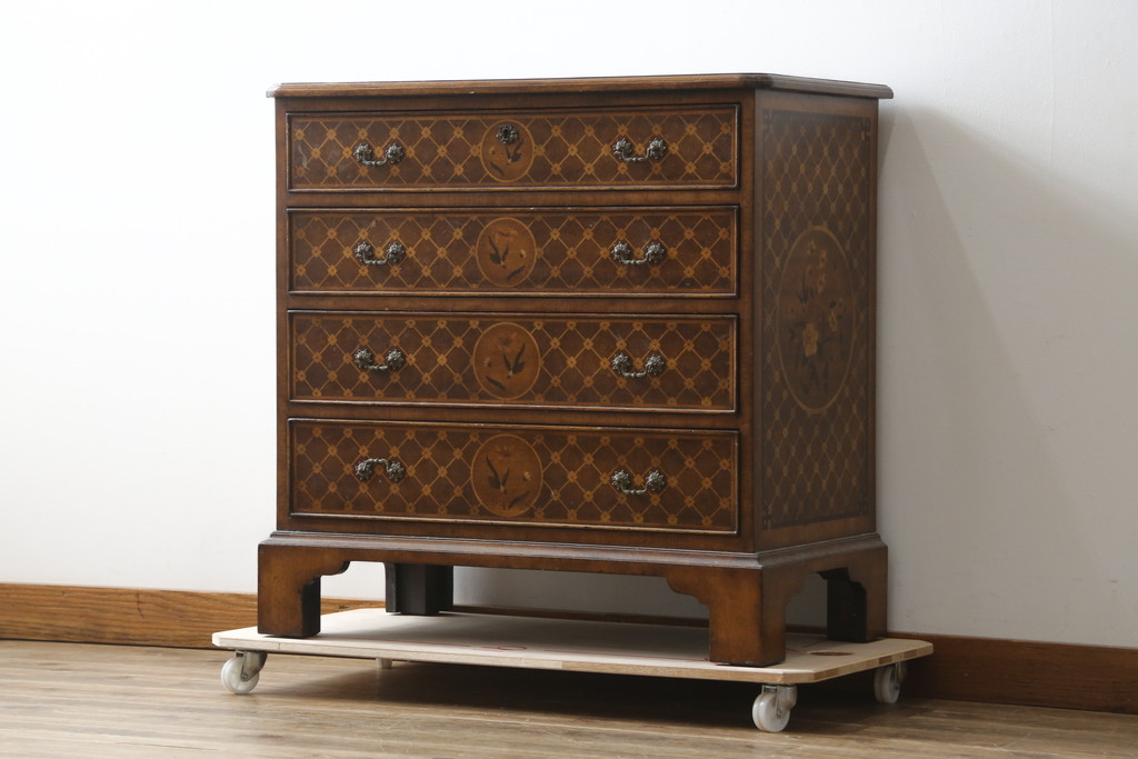 中古　美品　アメリカ高級家具メーカー　Jonathan Charles(ジョナサン　チャールズ)　Windsor Collection(ウィンザー コレクション)　フローラル　繊細なマーケットリーが美しいアンティーク調チェスト(サイドチェスト、引き出し、店舗什器、寄せ木細工)(定価約53万円)(R-082253)