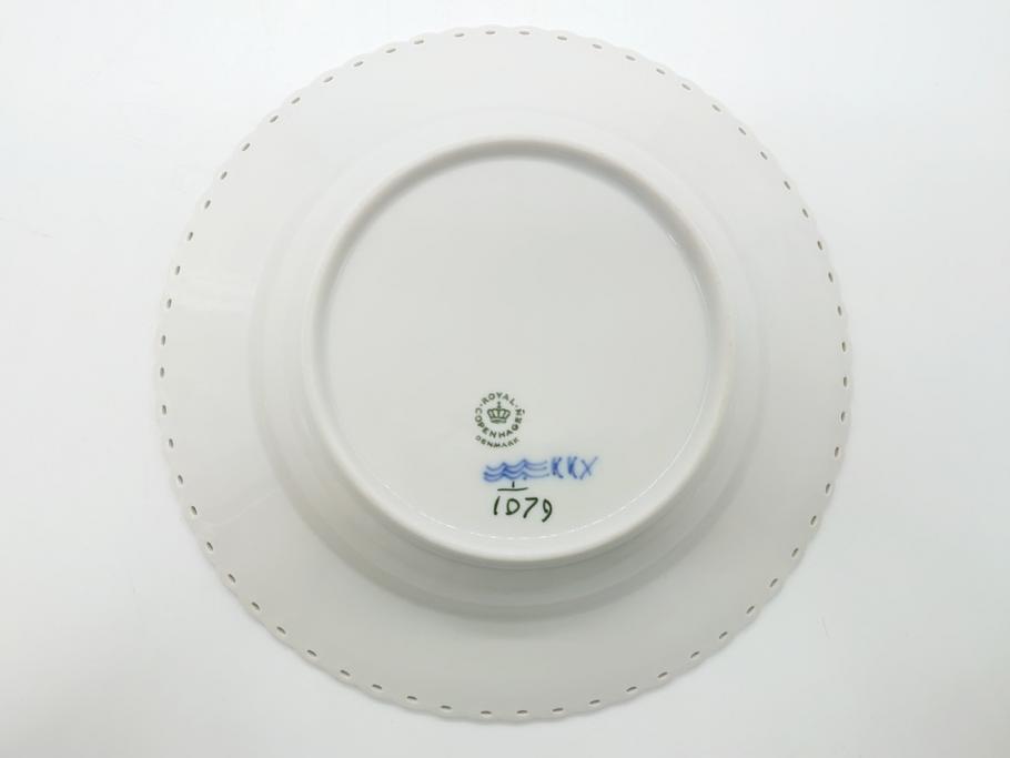 デンマーク　ROYAL　COPENHAGEN(ロイヤルコペンハーゲン)　ブルーフルーテッド　フルレース　約23cm　ディーププレート(スープディッシュ、皿、洋食器)(定価約38500円)(R-062611)