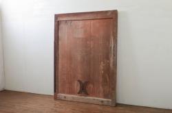 アンティーク建具　枠檜(ヒノキ)材　鏡板欅(ケヤキ)材一枚板　シンプルですっきりしたデザインのドア1枚(木製扉、木製ドア)(R-080617)