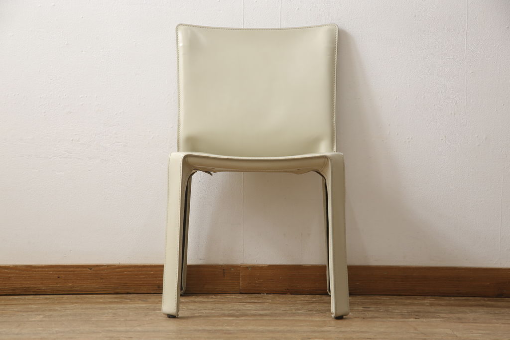 中古　Cassina(カッシーナ)　412　CAB(キャブ)　MARIO BELLINI(マリオベリーニ)　アイボリー　シンプルモダンな空間づくりに活躍するアームレスチェア(ダイニングチェア、椅子、イス)(定価約21万円)(R-059600)