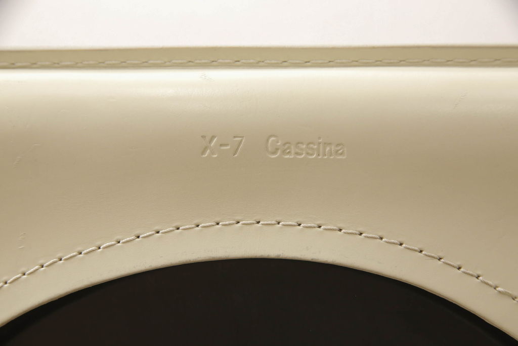 中古　Cassina(カッシーナ)　412　CAB(キャブ)　MARIO BELLINI(マリオベリーニ)　アイボリー　シンプルモダンな空間づくりに活躍するアームレスチェア(ダイニングチェア、椅子、イス)(定価約21万円)(R-059600)