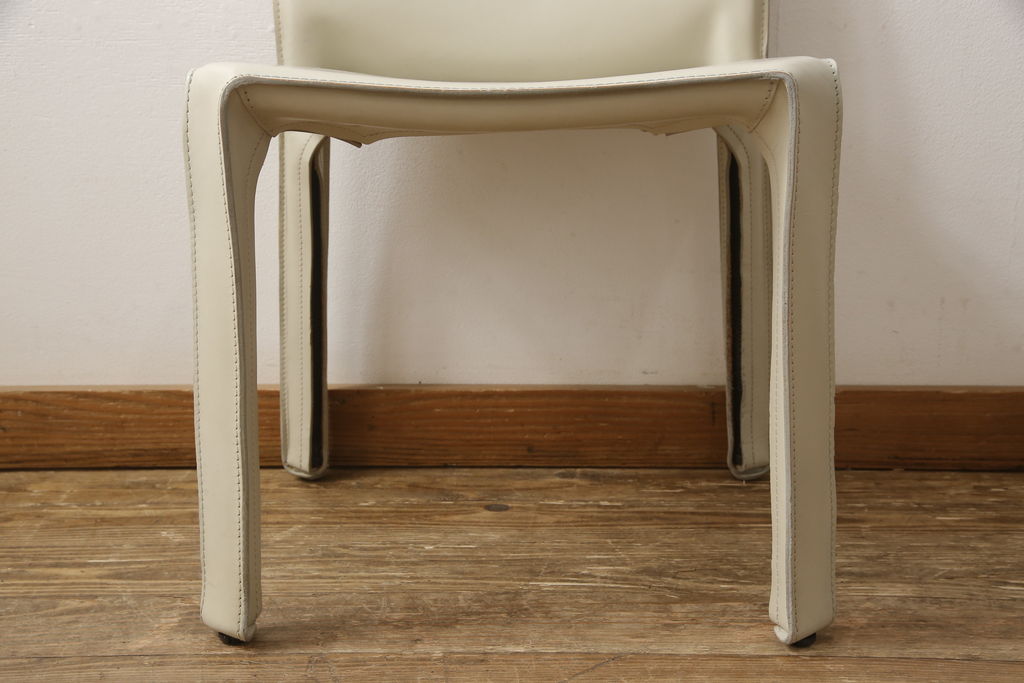 中古　Cassina(カッシーナ)　412　CAB(キャブ)　MARIO BELLINI(マリオベリーニ)　アイボリー　シンプルモダンな空間づくりに活躍するアームレスチェア(ダイニングチェア、椅子、イス)(定価約21万円)(R-059601)