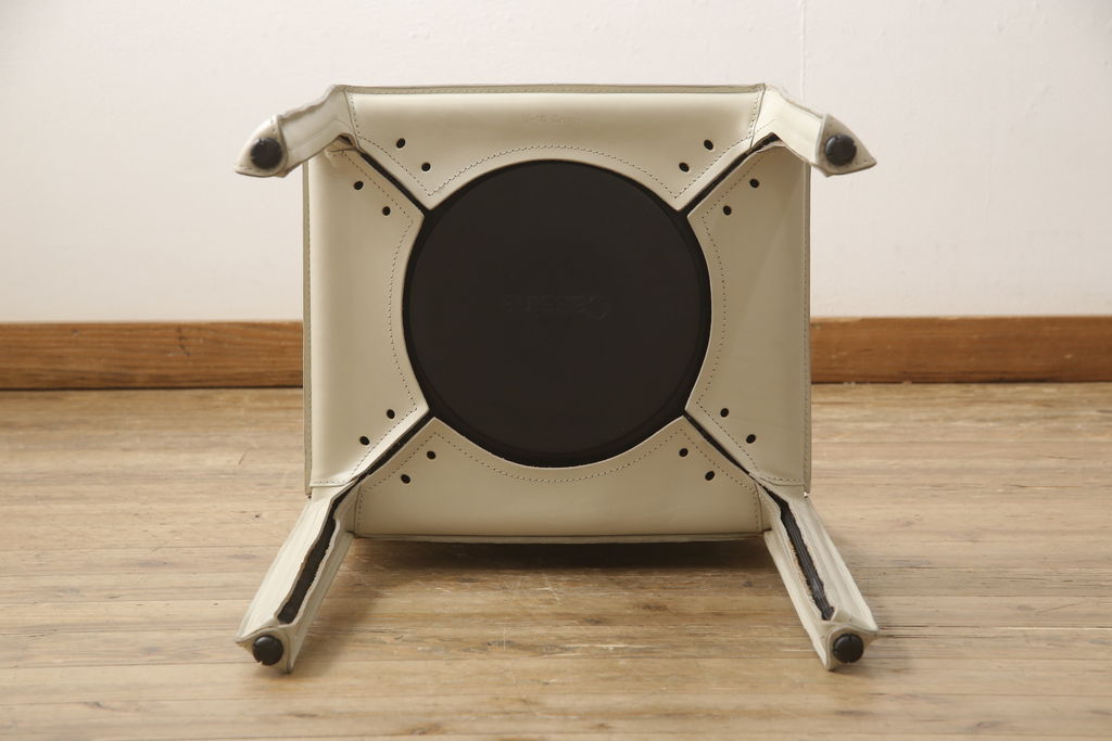 中古　Cassina(カッシーナ)　412　CAB(キャブ)　MARIO BELLINI(マリオベリーニ)　アイボリー　シンプルモダンな空間づくりに活躍するアームレスチェア(ダイニングチェア、椅子、イス)(定価約21万円)(R-059601)