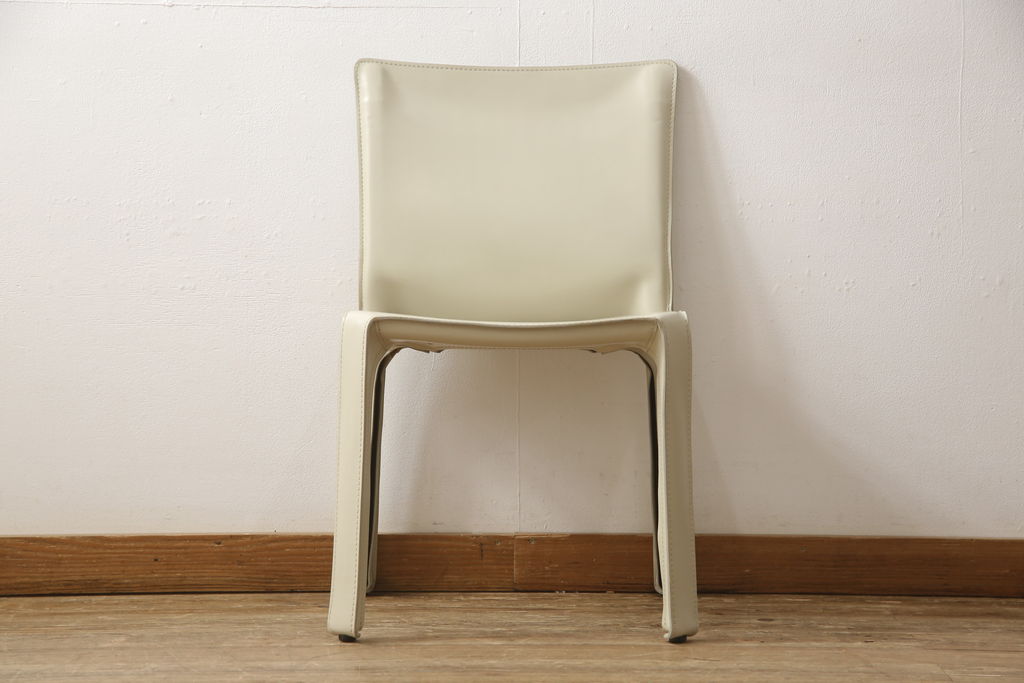 中古　Cassina(カッシーナ)　412　CAB(キャブ)　MARIO BELLINI(マリオベリーニ)　アイボリー　シンプルモダンな空間づくりに活躍するアームレスチェア(ダイニングチェア、椅子、イス)(定価約21万円)(R-059602)
